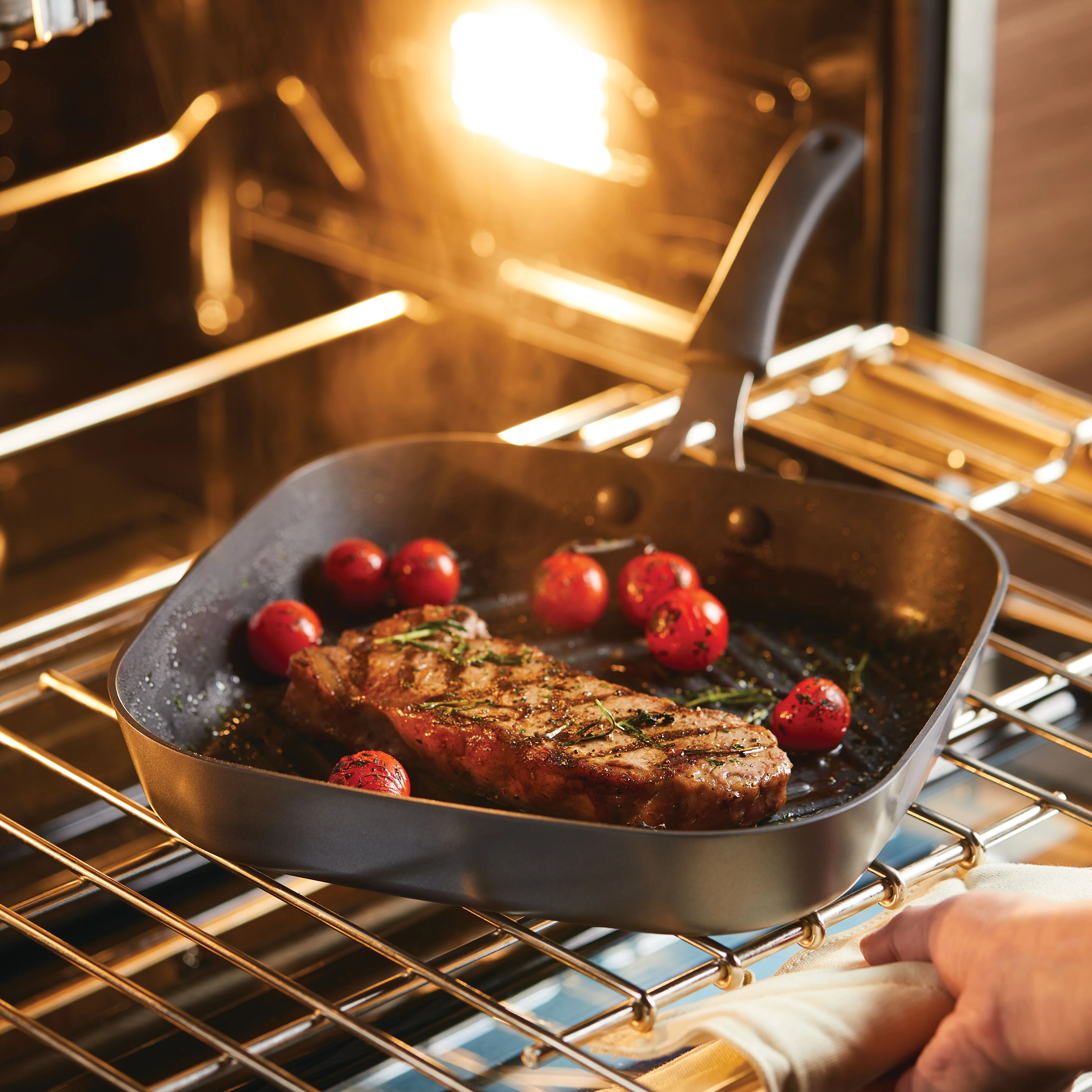 11-Inch Cook + Create Hard Anodized Nonstick Deep Grill Pan - Image 4