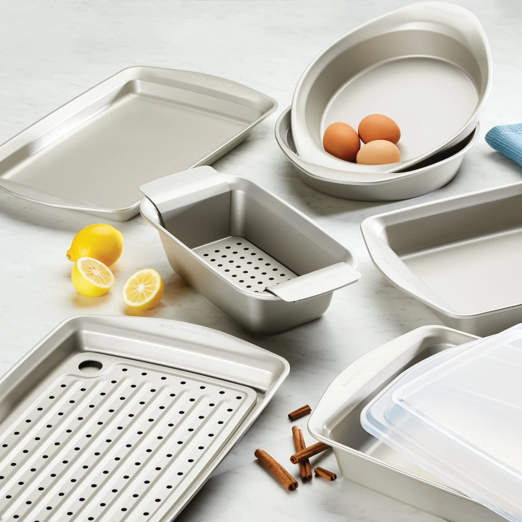 10-Piece Nonstick Bakeware Set - Image 3